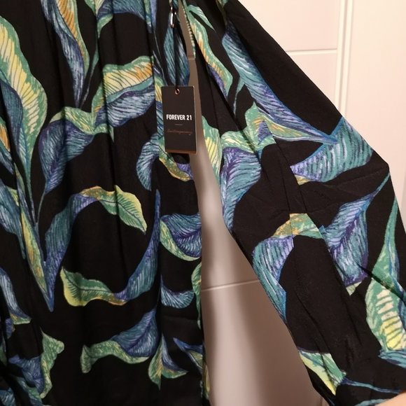 Forever 21 cold shoulder mini dress - Picture 3 of 4